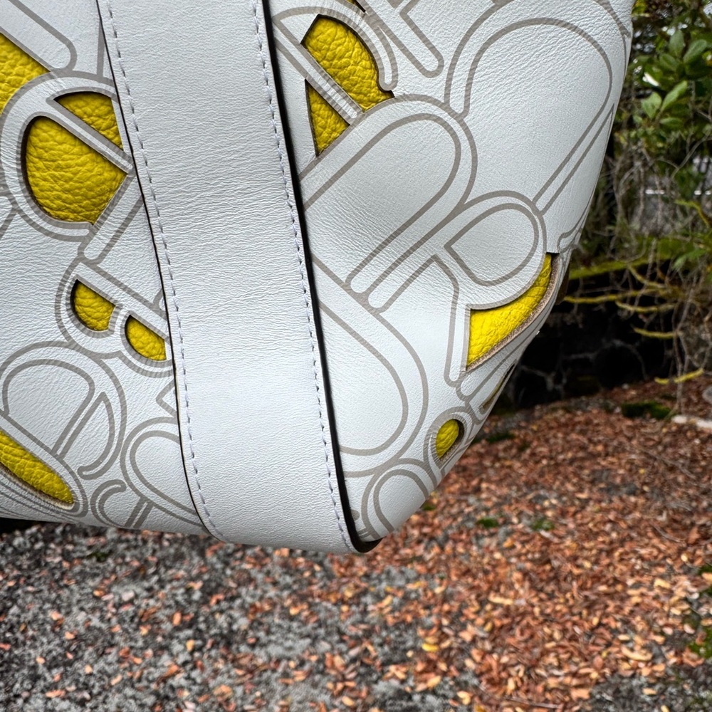 Henri Bendel RARE Tote White Yellow Signature Cutout Leather Bag with Dust Bag - Picture 14 of 16